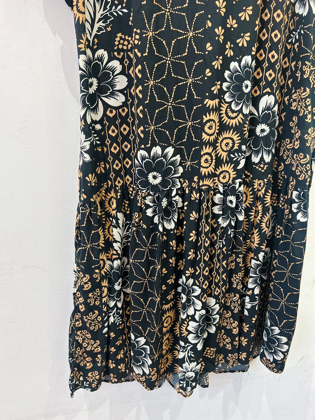 Vestido preto estampado Cantão P