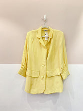 Blazer amarelinho decotes costas Forum P