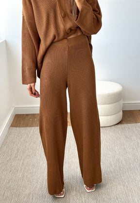 Conjunto Tricô Cardigan e Calça Wide Leg Marrom